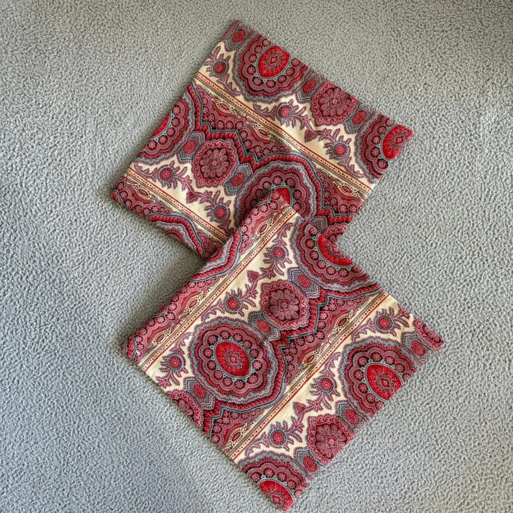 Pottery Barn Medallion Moroccan Pillow Covers Set 2 Red Cream Cotton Linen 18x18